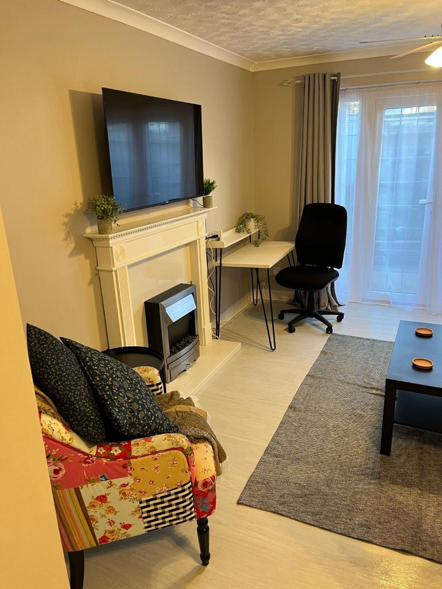 Cosy Corner - 2 Beds, Free Parking, Next To Southampton General Hospital Villa Exterior photo