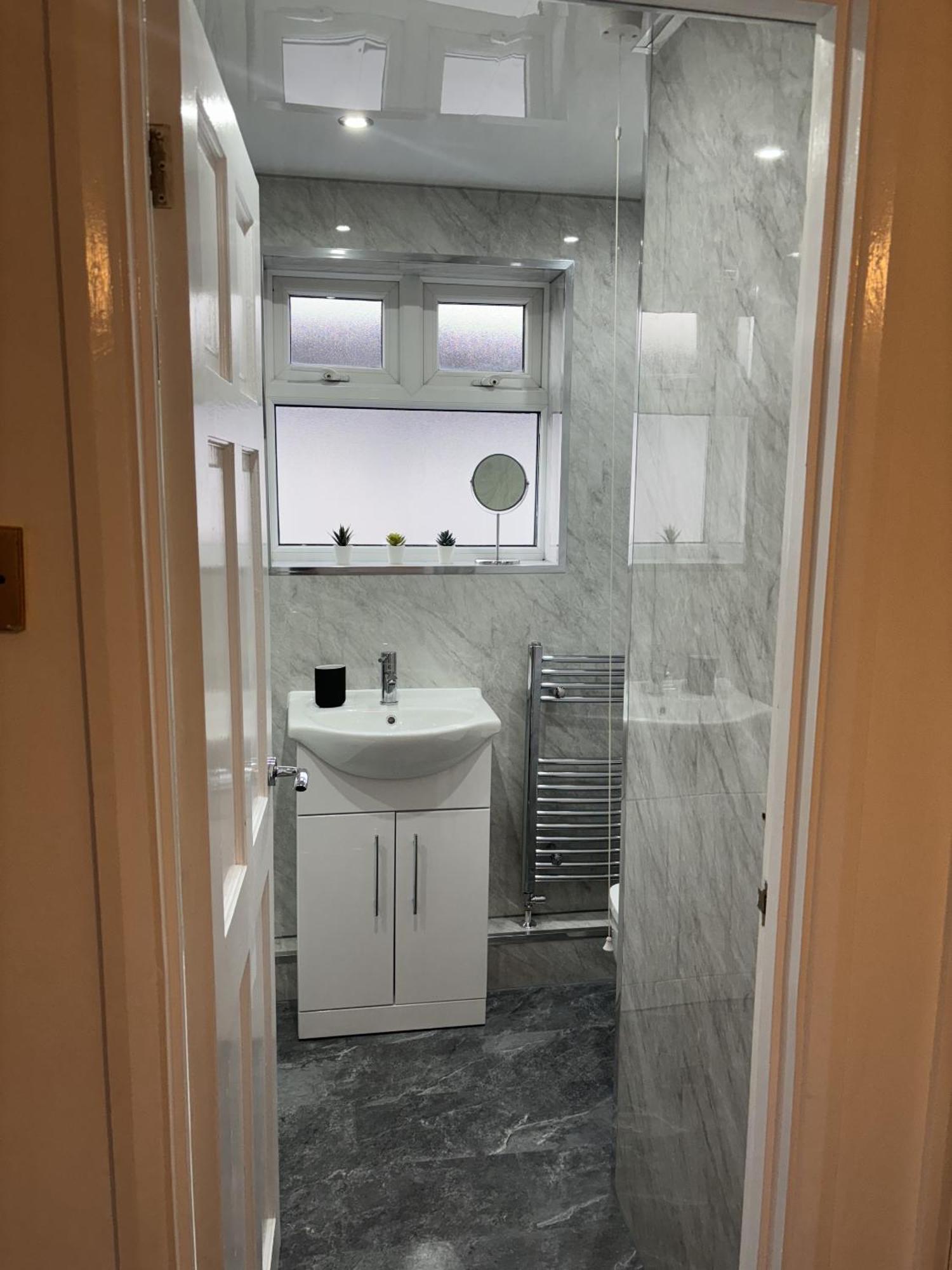 Cosy Corner - 2 Beds, Free Parking, Next To Southampton General Hospital Villa Exterior photo